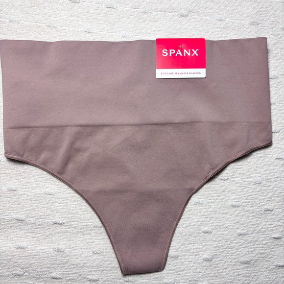 Spanx Evocare thong  Everyday Shaping Panties Thong Plum Petal   NEW - Picture 1 of 9